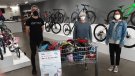 La campanya solidària de BTT Tàrrega recull 45 cascs de bicicleta per usuaris del  Servei d'Intervenció Sòcioeducativa
