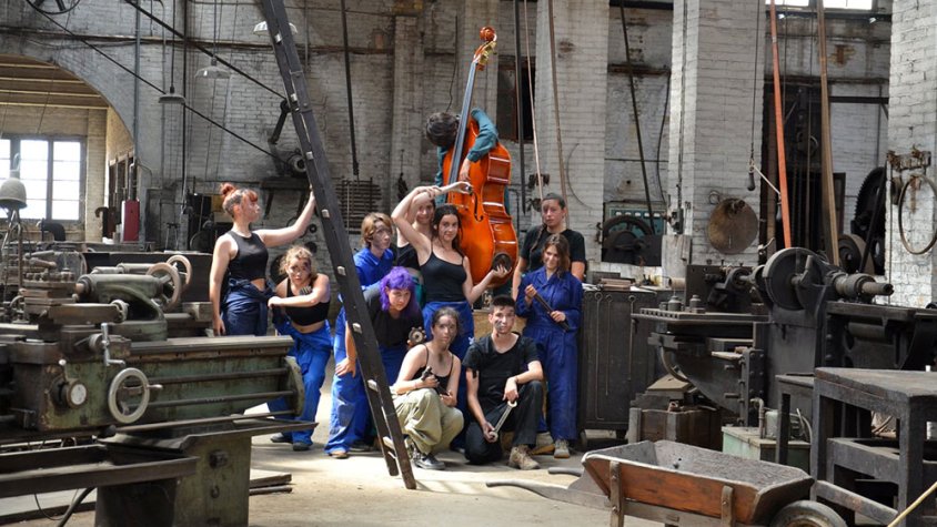 L'EASD Ondara de Tàrrega reivindica el paper de la dona en la societat industrial en una acció creativa al Museu Trepat