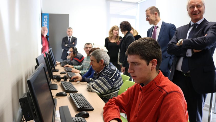 Ahir es van presentar les noves sales d'informàtica