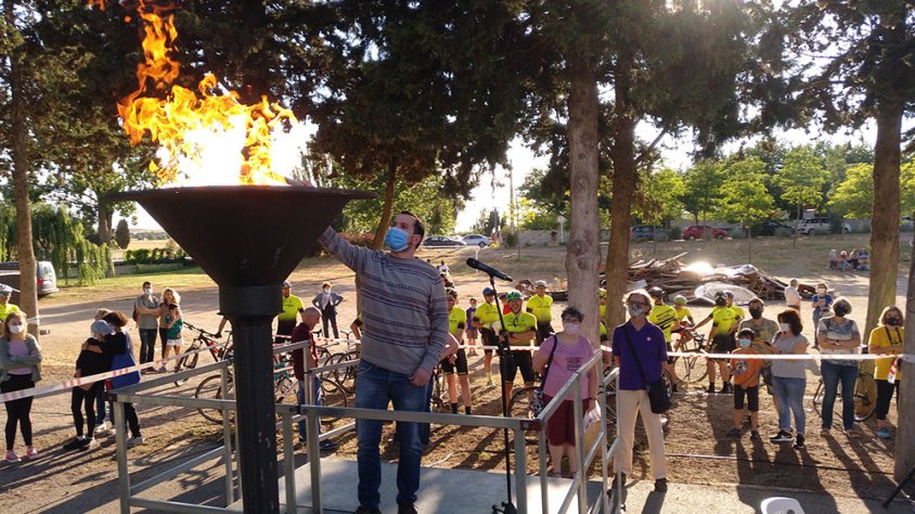 La Flama del Canigó torna a encendre la festa de Sant Joan a Tàrrega