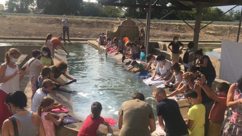 Una cinquantena de persones "fan safareig" a Agramunt