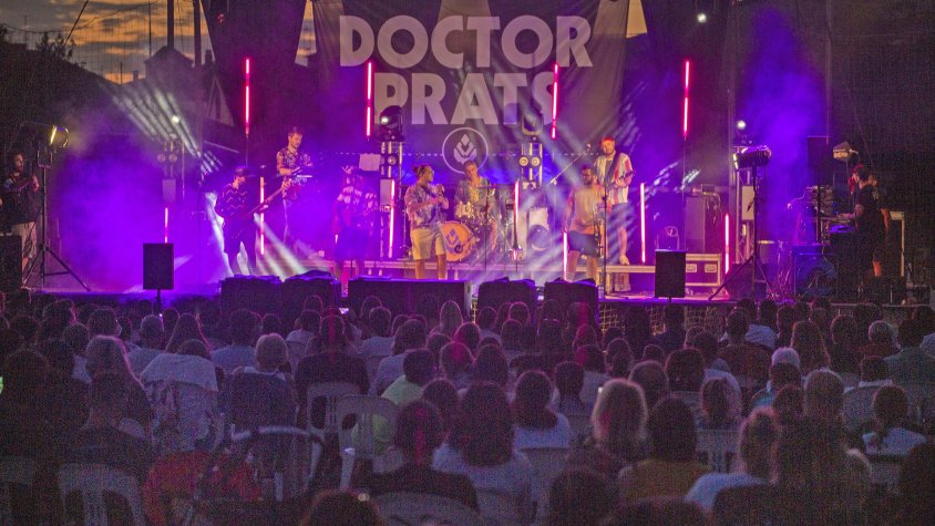 Concert de Doctor Prats al camp de futbol