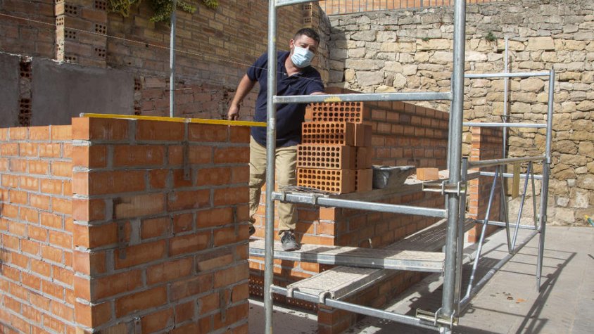 L'actuació se centra en la renovació dels vestidors