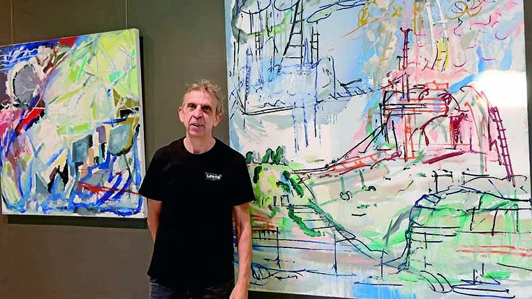 L'escriptor i pintor Toni Clos va presentar l'exposició de Benjamí Tous