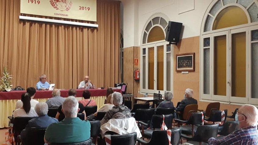 L'acte va tenir lloc al local social de la Societat Ateneu