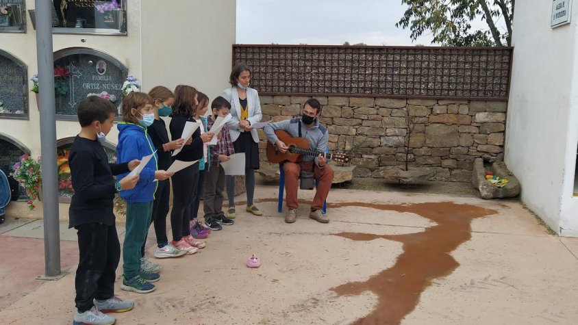 Actuació musical en la presentació de l'Espai Batec