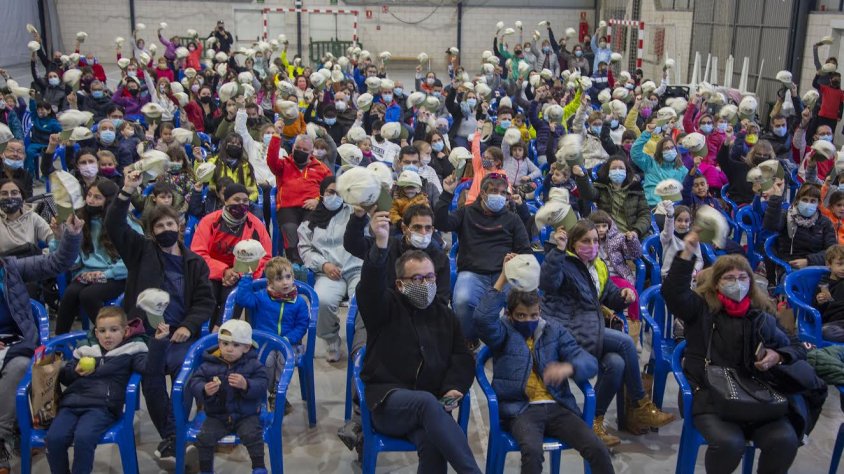 Participants a la primera festa 'Posa't la Gorra' d'Agramunt