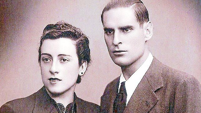 Na Teresina Carnicer i en Josep Maria Martí el dia del seu enllaç. Tàrrega 17 de juny de 1939