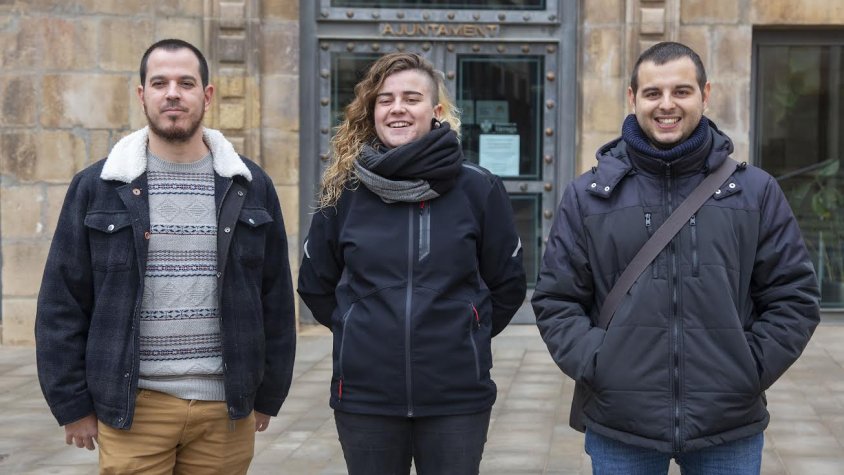 Els tres regidors de la CUP: Carlos Vílchez, Laia Recasens i Daniel Esqué