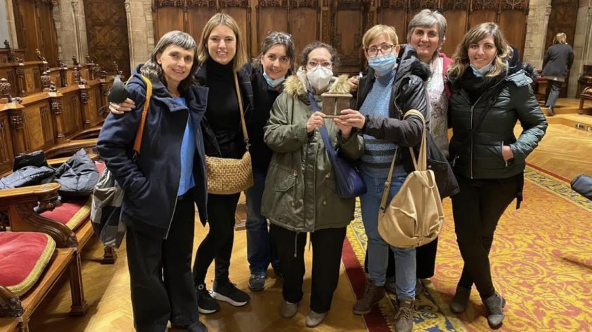 Una petita representació de l'entitat i l'obrador va recollir el guardó