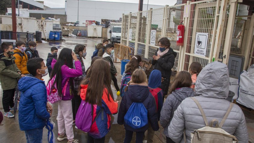 Un grup d'alumnes de l'escola Maria Mercè Marçal