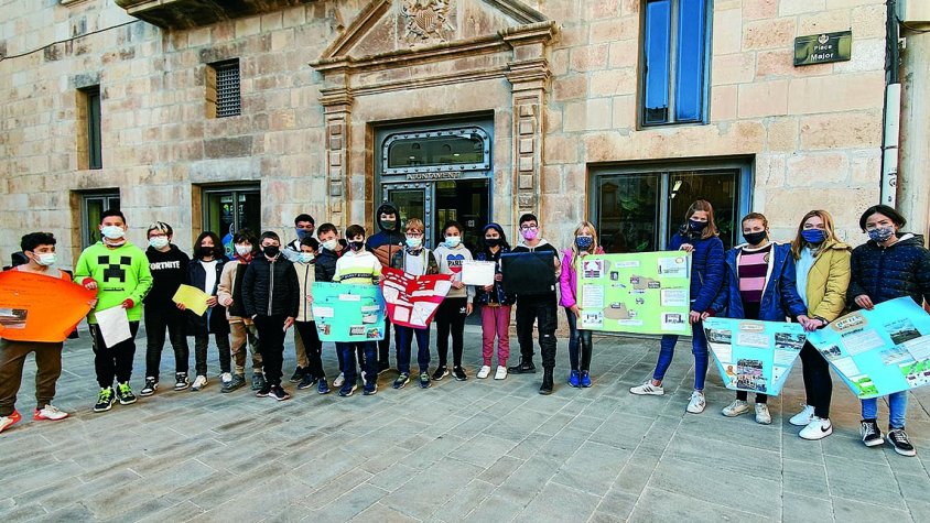 Foto dels alumnes amb l'alcaldessa
