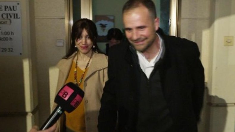 Xavier Novell i Sílvia Caballol després de casar-se civilment a Súria el 22 de novembre passat.