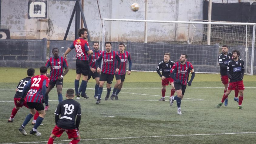 Una jugada del partit