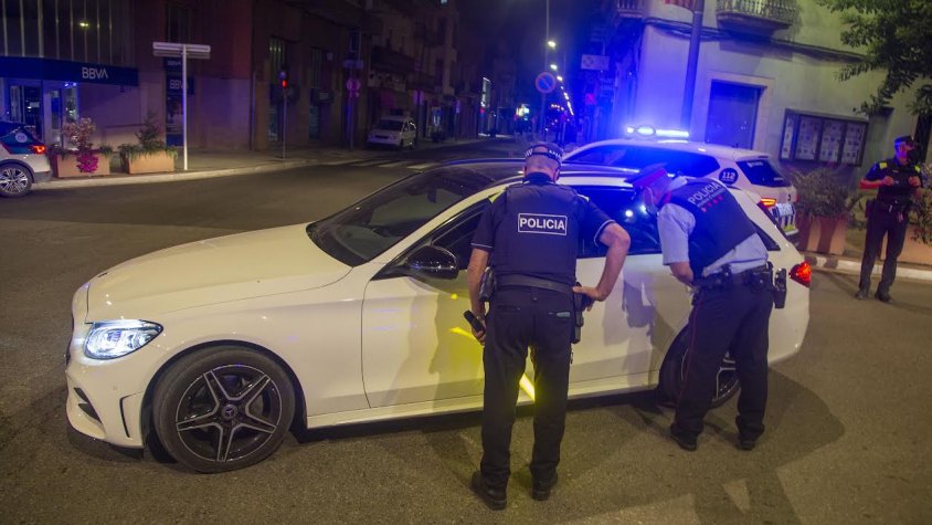 Imatge d'arxiu d'un control policial a Tàrrega pel toc de queda