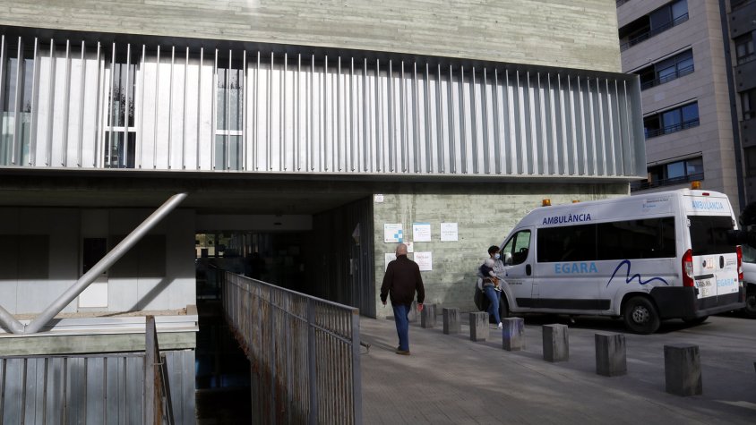 Un home entrant al CAP Onze de Setembre de Lleida