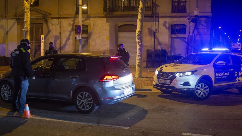 Imatge d'arxiu d'un control policial a Tàrrega pel toc de queda