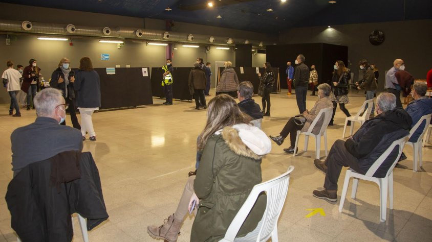 Punt de vacunació massiva a l'Espai MerCAT de Tàrrega