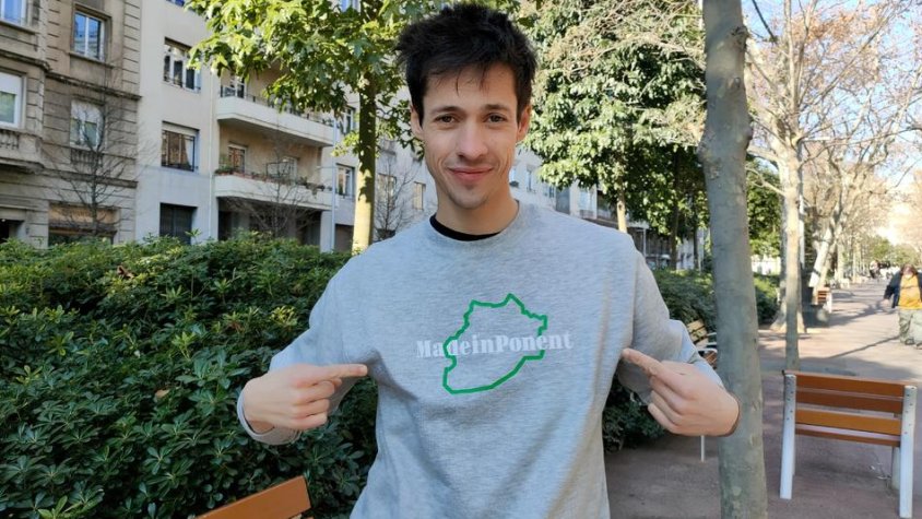 Marc Andreu, amb un dels nou dissenys que ofereix en l’actualitat