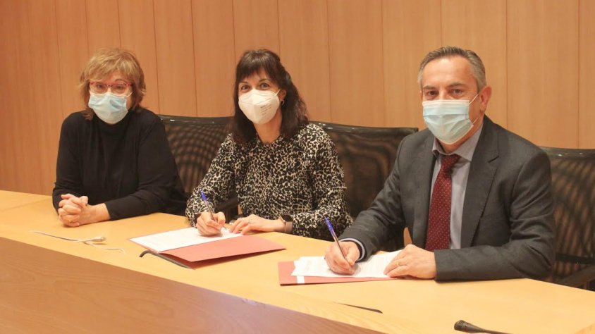 Signatura del conveni entre l'ajuntament i la Cambra de Comerç