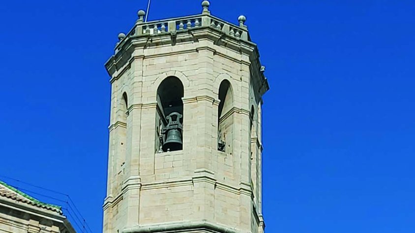 El campanar de Santa Maria de l'Alba inacabat