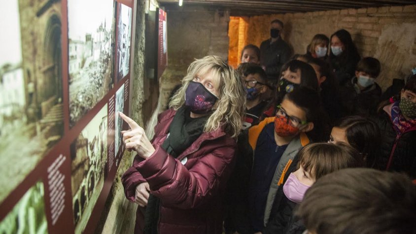 Visita d'escolars al refugi antiaeri