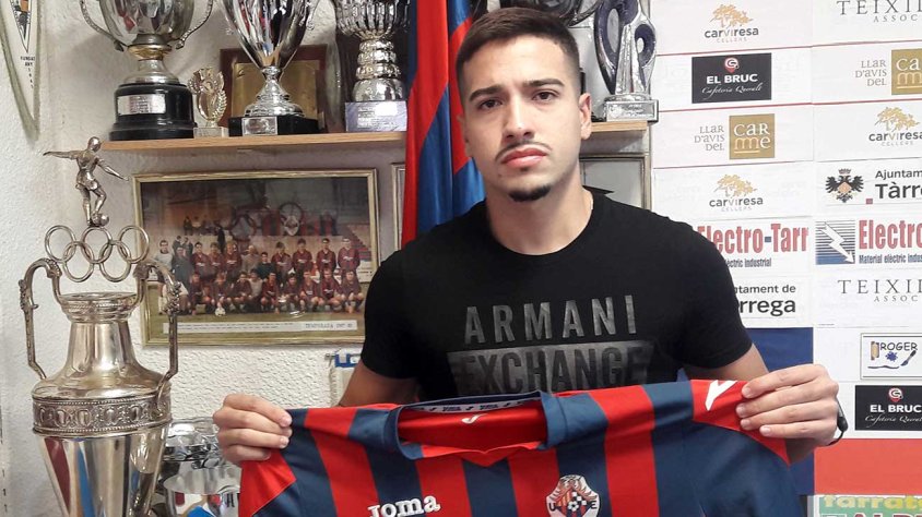 Luan Garcia amb la samarreta del Tàrrega