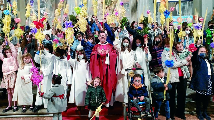 Foto de família del Diumenge de Rams a la Parroquial de Tàrrega