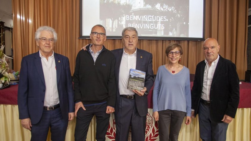 Clèries amb alguns dels personatges seleccionats