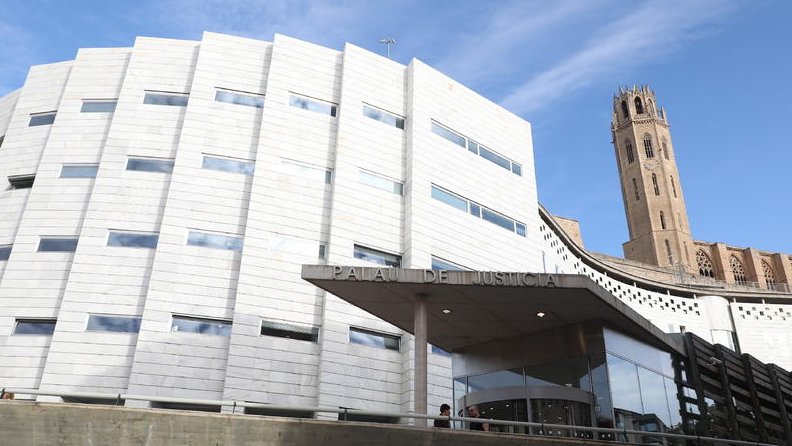 Vista de l'entrada a l'Audiència Provincial de Lleida