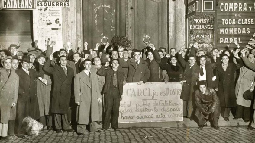 Rambla de Santa Mònica, seu del CADCI, 18 de febrer de 1936. Malfeito al costat de Pere Aznar i Joan Malagarriga