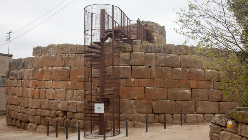 Els treballs han inclòs la instal·lació d'una escala circular per a l'accés de visitants