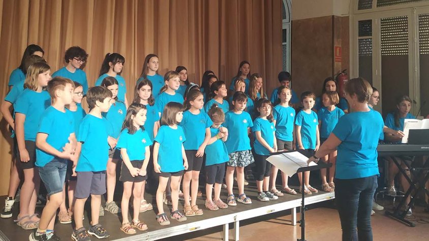 Final de curs de la Coral Infantil Mestre Güell a l'Ateneu