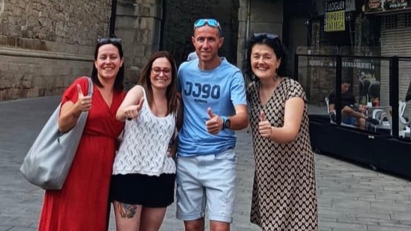 Arenas amb les fundadores de l'associació Emma