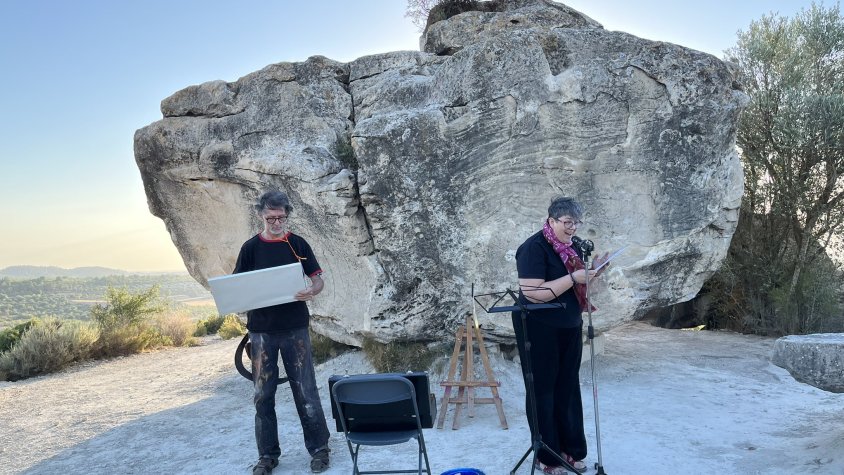 Albert Claramont i Montserrat Aloy, col·laboradors del setmanari, recitant poemes