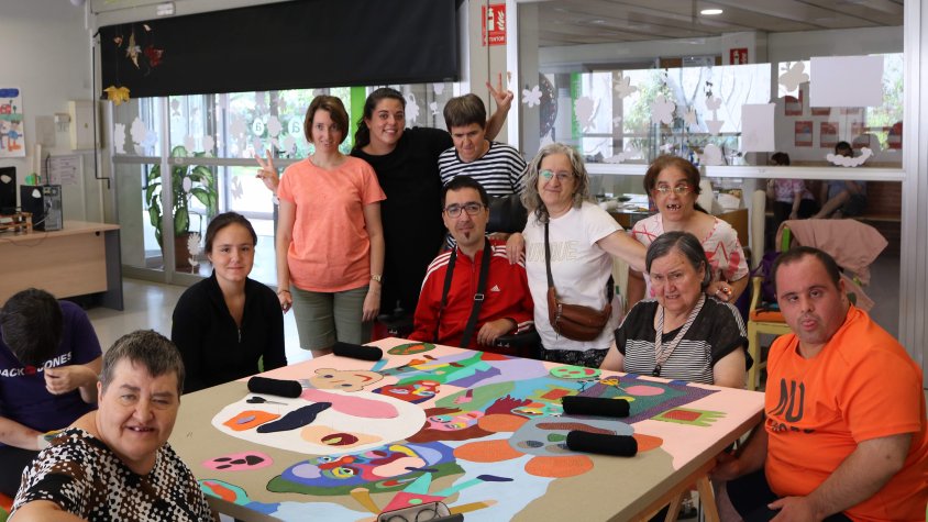 Ela Fidalgo amb artistes de l'Associació Alba