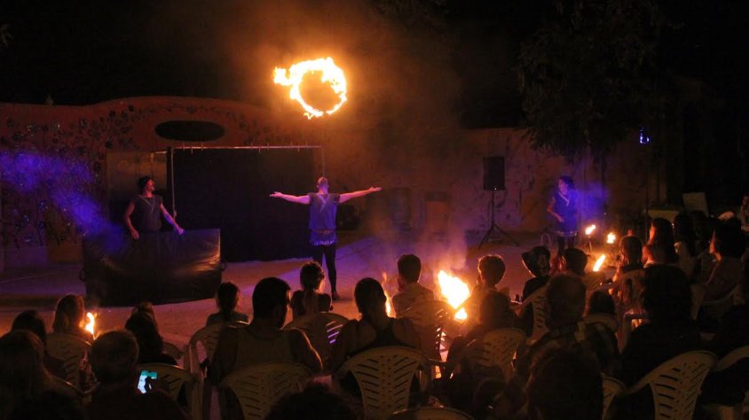 Un moment del muntatge 'Fingerlight'