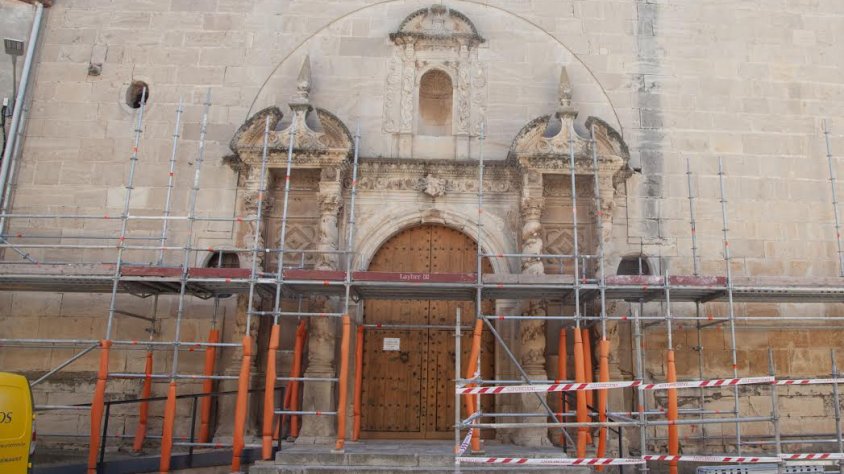Portalada barroca de l'església que ara restauraran