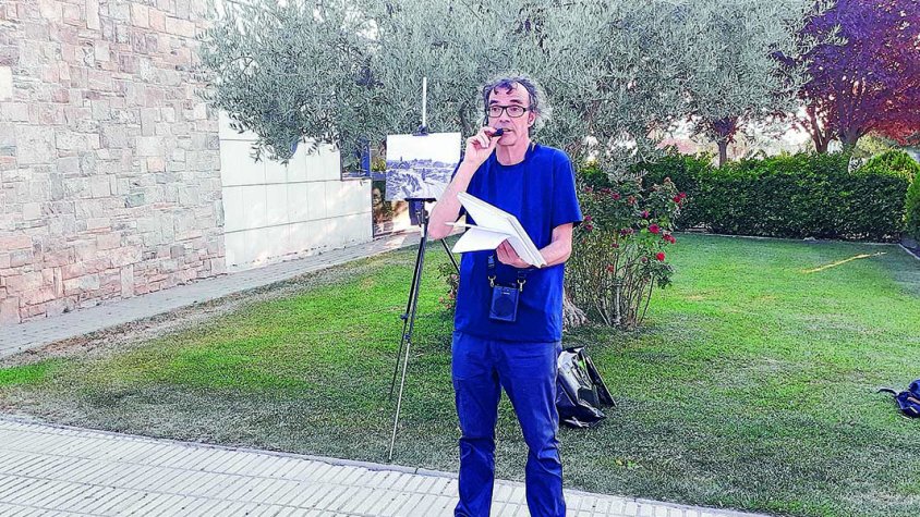 Joan Vila Puig presentant el projecte sobre pintures de l'avi Vila Puig a Tàrrega