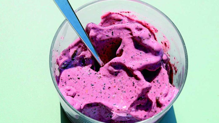 Gelat de fruits vermells, iogurt i xocolata negra