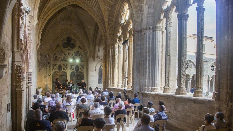 Imatge d'arxiu d'un concert del cicle 'La Pedra Parla' al claustre del monestir