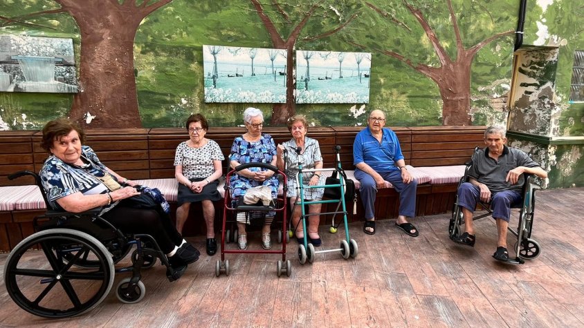 La residència és molt activa a les xarxes socials, on comparteix el seu dia a dia