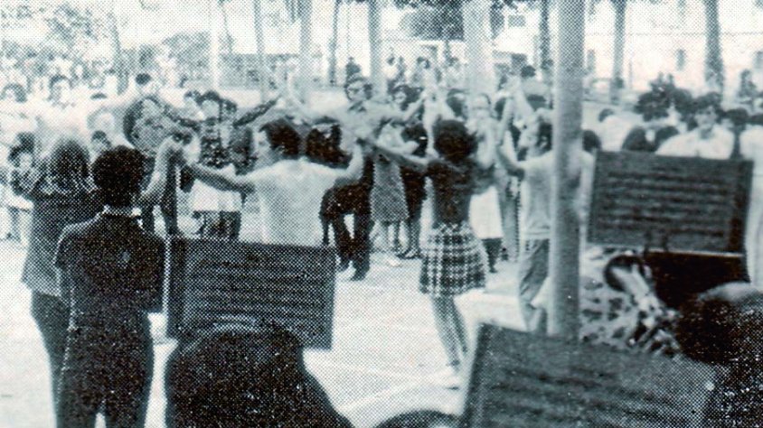 1r Aplec Sardanista de Tàrrega a la plaça del Carme