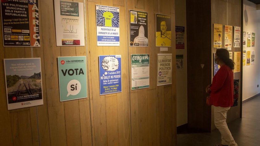 Alguns dels cartells que conformen la mostra