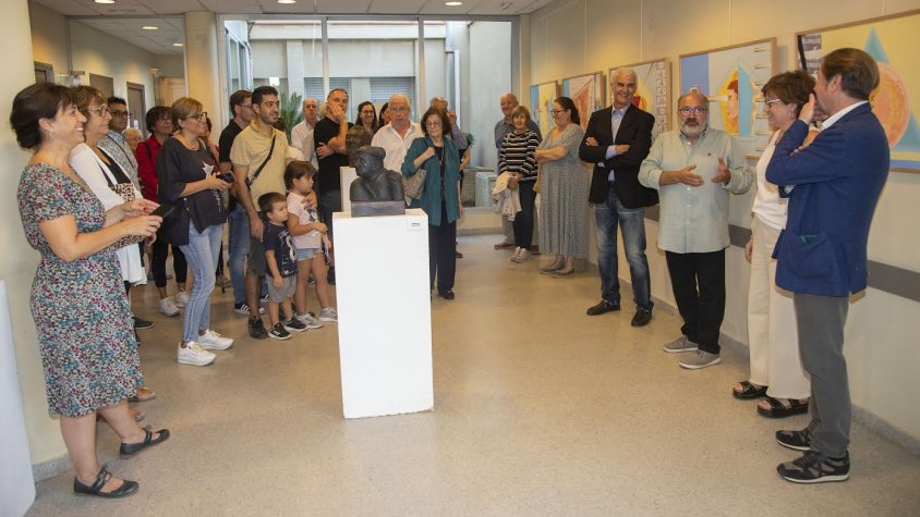 Inauguració de l'exposició amb obres d'artistes targarins