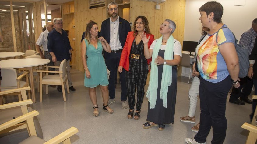 Visita de les autoritats al nou casal social