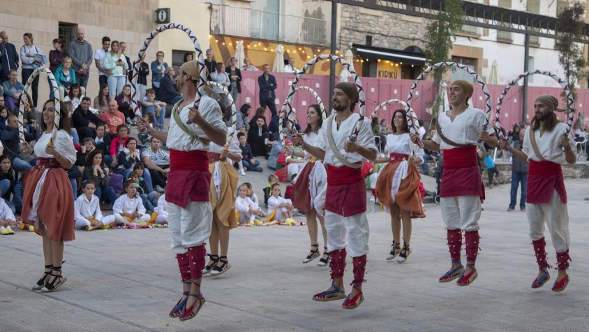 Exhibició d'una de les colles convidades