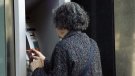 Els bancs hauran de garantir l'accés presencial als seus serveis en els municipis de més de 500 habitants
