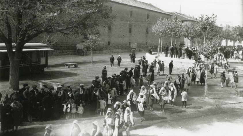 Els orfeonistes passejant per la ciutat