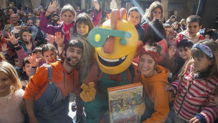 La presentació ha comptat amb un espectacle de Cruma.